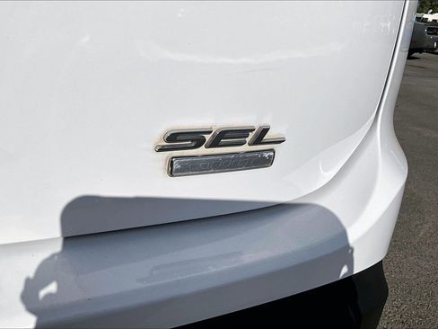 Used 2018 Ford Edge SEL FWD image 31