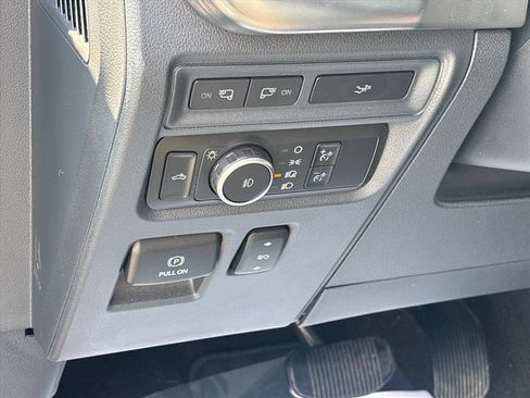 Used 2022 Ford F150 Lariat w/ Equipment Group 502A High AWD/4WD image 29