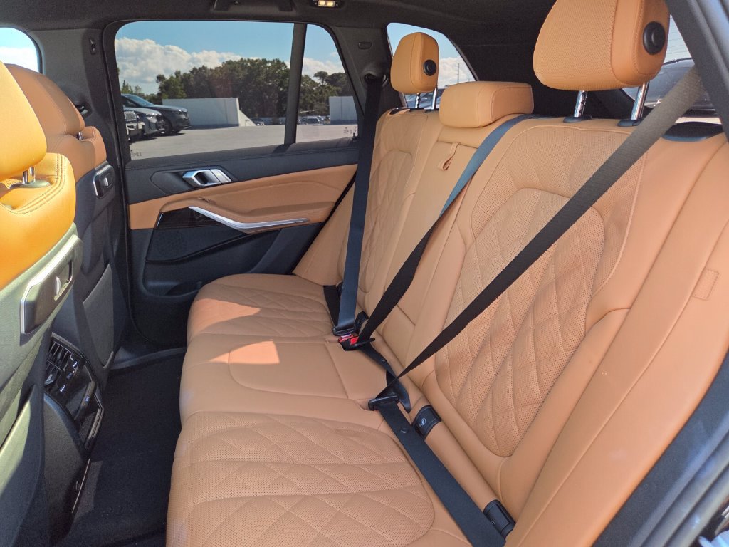 Certified 2025 BMW X5 sDrive40i w/ Parking Assistance Package RWD image 14