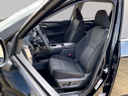 Used 2024 Nissan Rogue SV FWD image 7