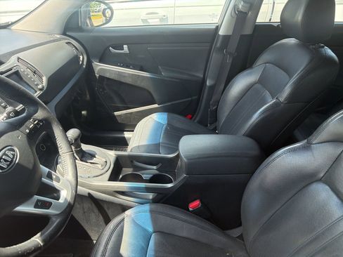 Used 2011 Kia Sportage SX w/ Premium Pkg w/Leather Seats image 6