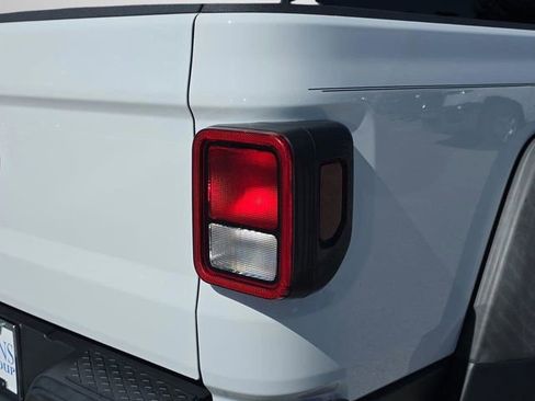 Certified 2021 Jeep Gladiator Mojave w/ Cold Weather Group image 14