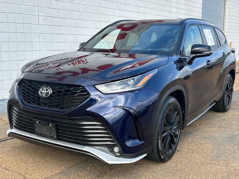 Used 2024 Toyota Highlander XSE image 1