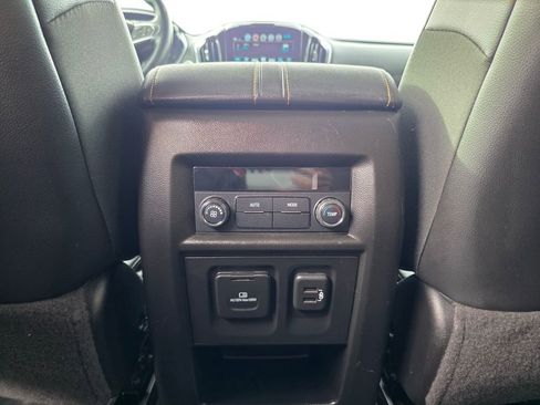 Used 2019 Chevrolet Traverse RS image 18