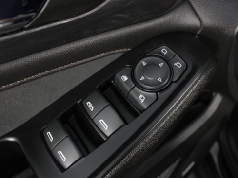 Used 2023 Chevrolet Traverse High Country image 19