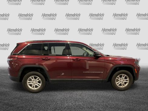 Used 2023 Jeep Grand Cherokee Laredo w/ Luxury Tech Group I RWD image 11