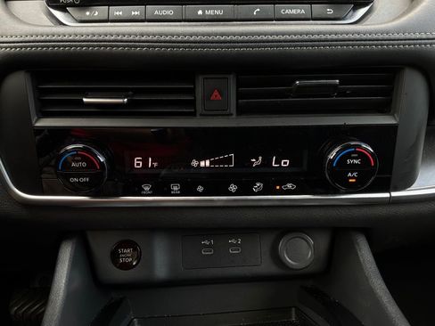 Used 2025 Nissan Rogue SV FWD image 27