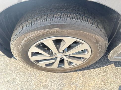 Used 2023 Subaru Outback Premium image 11