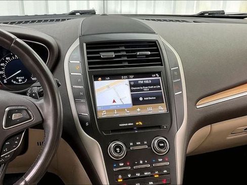 Used 2017 Lincoln MKC Select w/ Select Plus Package AWD/4WD image 6