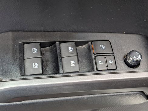 Used 2023 Toyota Tacoma TRD Off-Road image 14