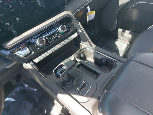 Used 2024 GMC Sierra 1500 AT4X image 26