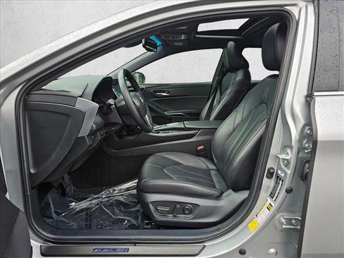 Used 2022 Toyota Avalon XLE w/ Moonroof Package FWD image 19