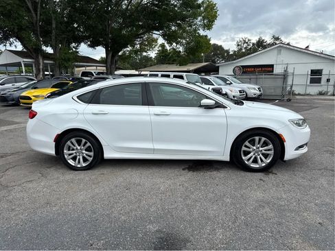 Used 2015 Chrysler 200 Limited w/ Convenience Group FWD image 4