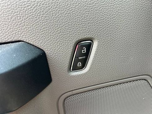 Used 2018 Ford F250 XL w/ Power Equipment Group AWD/4WD image 17