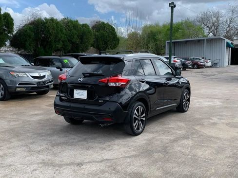 Used 2020 Nissan Kicks SR w/ SR Premium Package FWD image 7