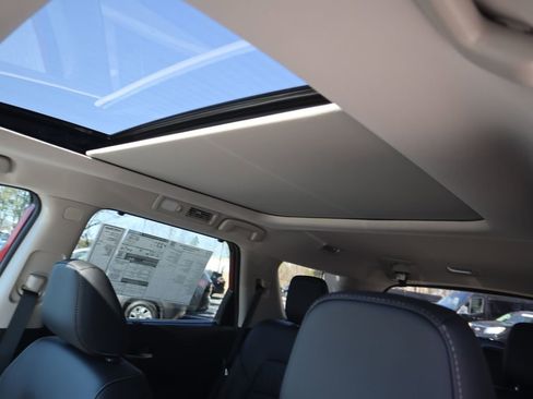 New 2026 Nissan Pathfinder Platinum image 15