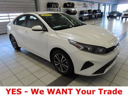Used 2024 Kia Forte LXS image 17