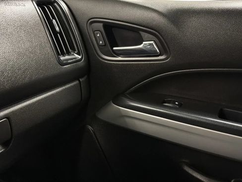 Used 2018 Chevrolet Colorado LT w/ LT Convenience Package AWD/4WD image 17
