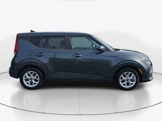 Used 2021 Kia Soul S FWD video 2