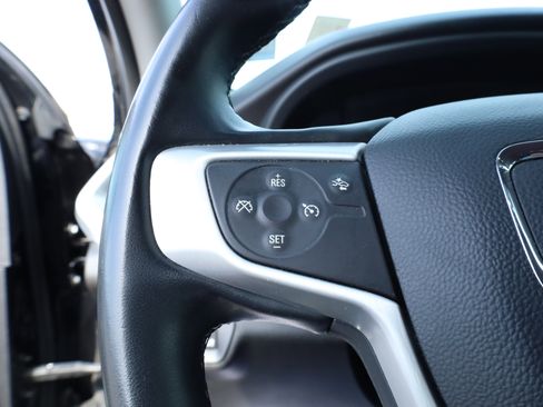 Used 2023 GMC Acadia SLT image 34