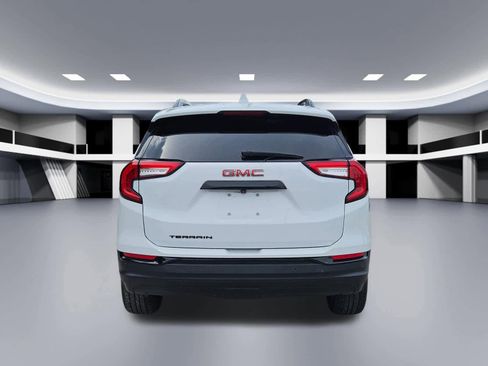 Used 2024 GMC Terrain SLE w/ Driver Convenience Package FWD image 5