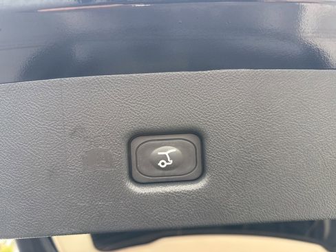 Used 2022 Lincoln Nautilus Reserve w/ Equipment Group 201A image 13