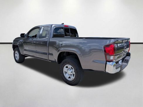 Used 2022 Toyota Tacoma SR5 RWD image 6