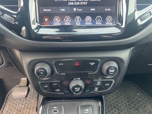 Used 2019 Jeep Compass Limited image 22