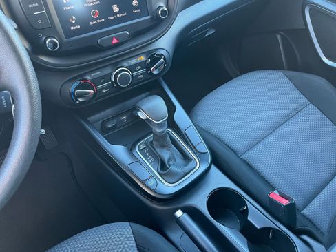 Used 2025 Kia Soul LX w/ LX Technology Package image 39