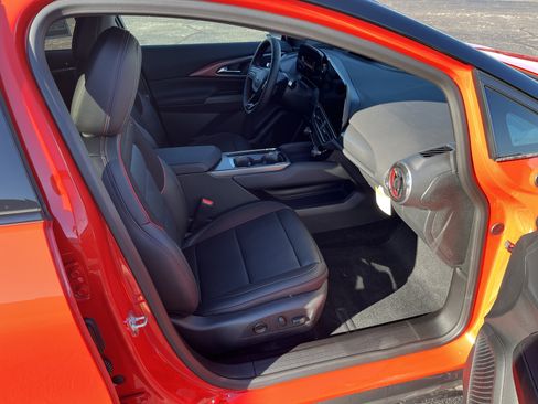 Used 2025 Chevrolet Equinox EV RS image 15