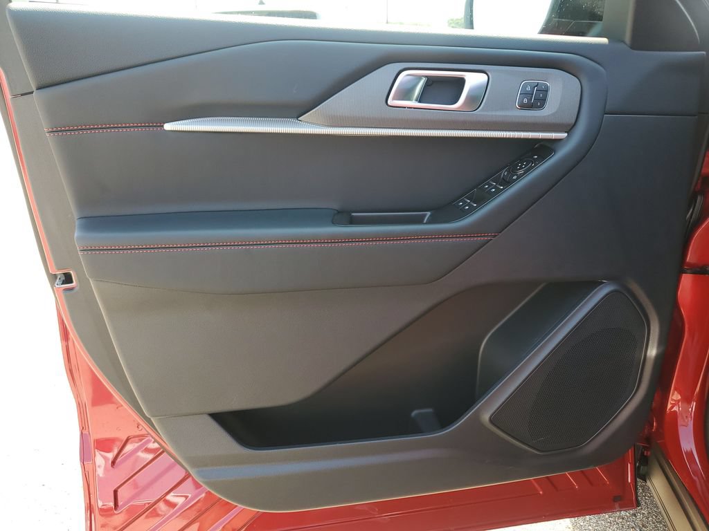New 2026 Ford Explorer ST-Line w/ ST-Line Street Pack AWD/4WD image 14