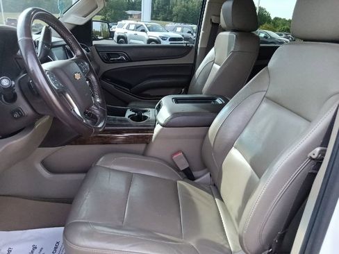 Used 2018 Chevrolet Suburban LT AWD/4WD image 17