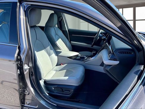 Used 2023 Toyota Camry XLE w/ Cold Weather Package FWD image 8