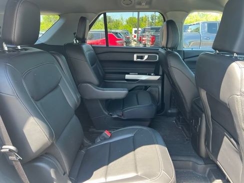 Used 2024 Ford Explorer XLT w/ Equipment Group 202A AWD/4WD image 14