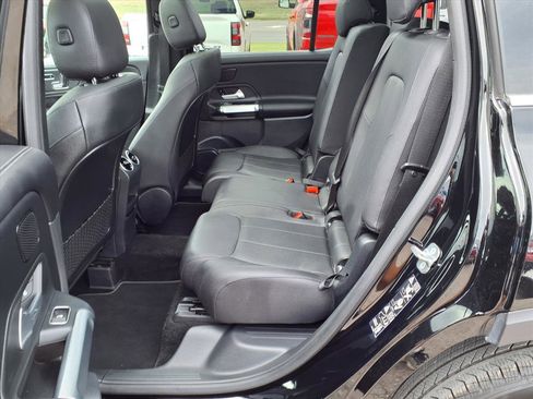 Used 2024 Mercedes-Benz GLB 250 4MATIC image 21