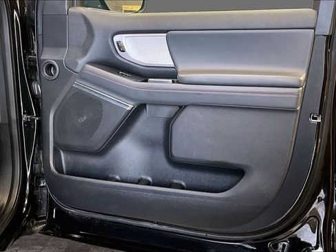 Used 2025 Ford Expedition Active image 13