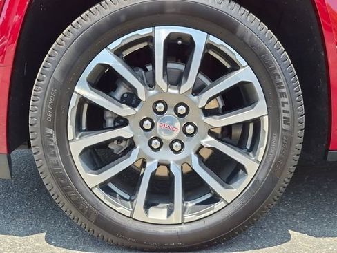 Used 2021 GMC Acadia Denali w/ Denali Technology Package AWD/4WD image 12