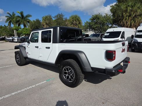 Certified 2025 Jeep Gladiator Rubicon w/ Safety Group image 8