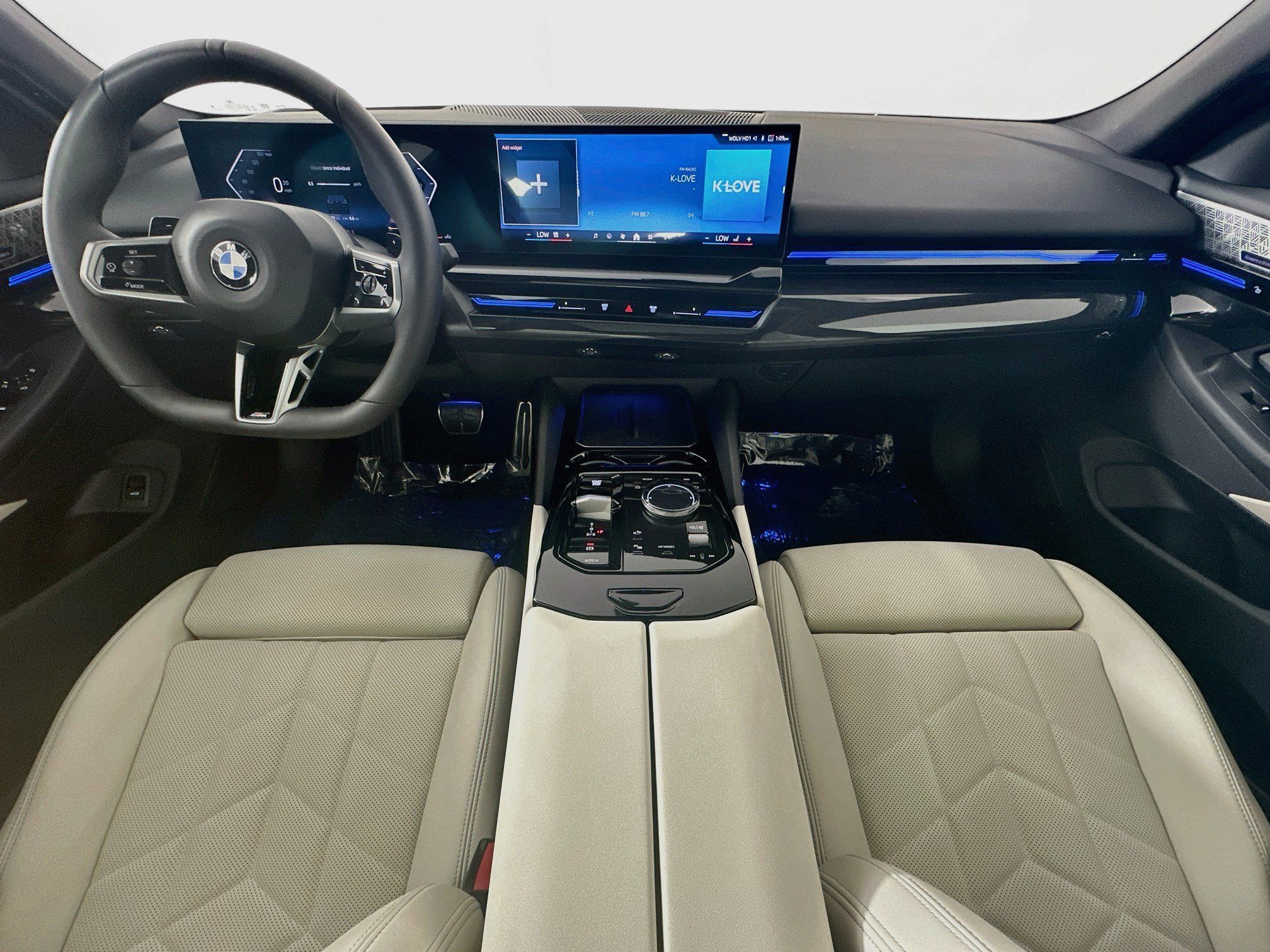 Used 2025 BMW 530i w/ M Sport Package RWD image 22