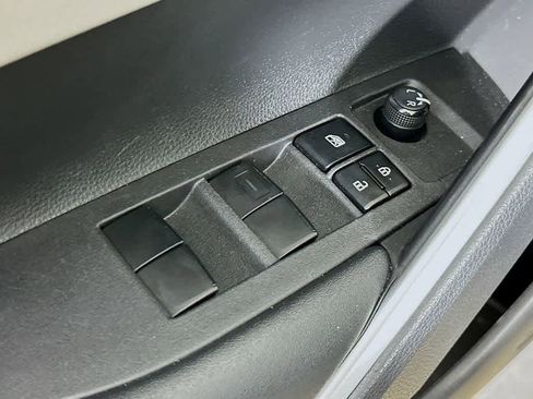 Used 2023 Toyota Corolla Cross LE FWD image 28