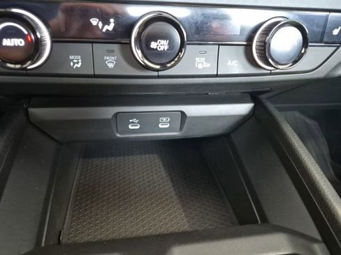 Used 2023 Honda Accord EX image 28