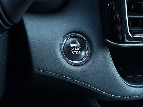 Certified 2023 Toyota Highlander XLE image 23