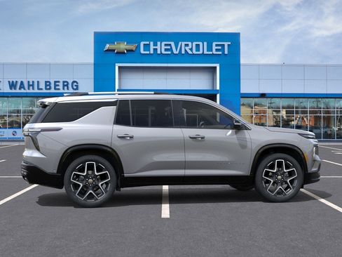 New 2026 Chevrolet Traverse High Country w/ LPO, Floor Liner Package AWD/4WD image 29