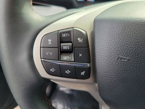 Used 2026 Ford Explorer Active RWD image 5