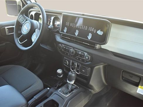 New 2025 Jeep Gladiator Sport image 17