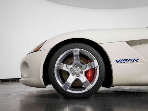 Used 2006 Dodge Viper SRT-10 w/ VOI9 Edition image 13