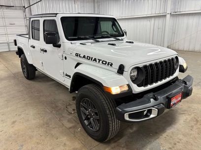 Used 2024 Jeep Gladiator Sport