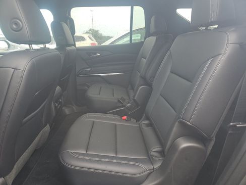 Used 2026 Chevrolet Traverse LT FWD image 14