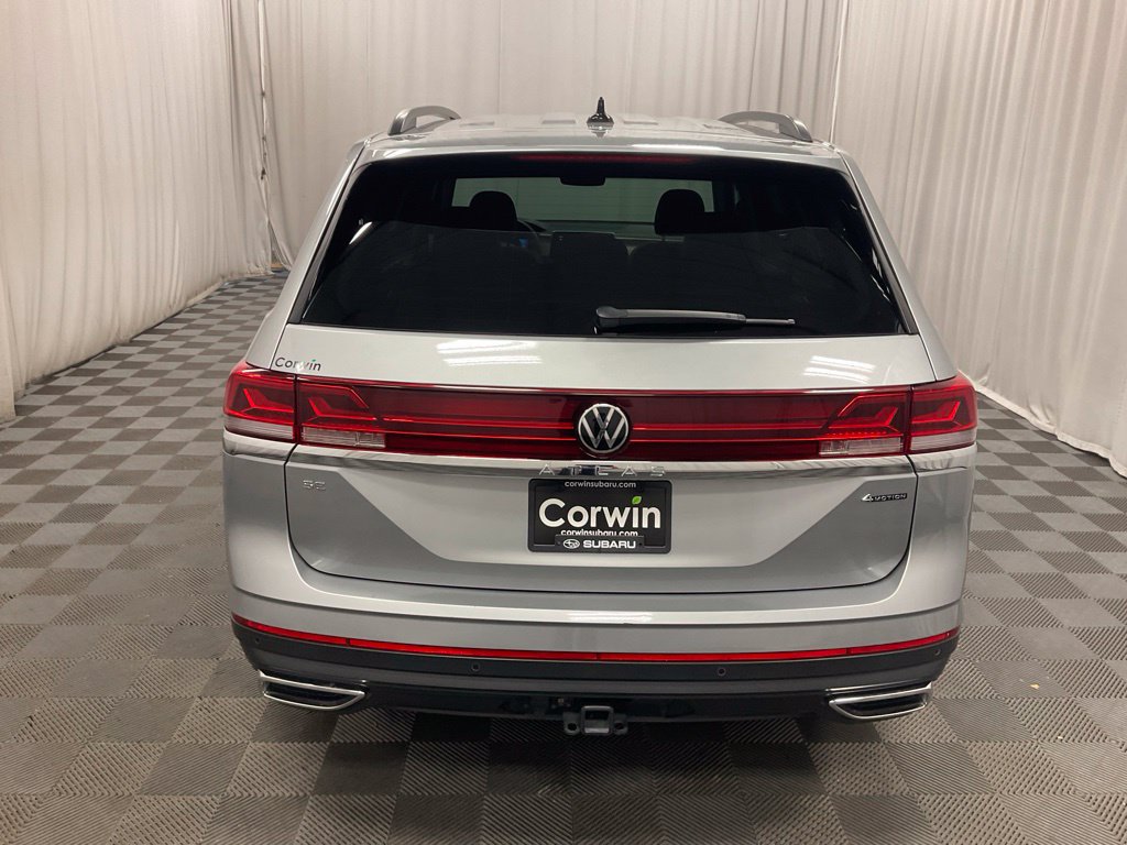 Used 2025 Volkswagen Atlas SE AWD/4WD image 9