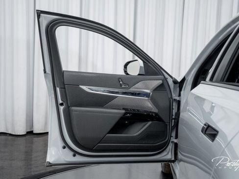 Used 2023 BMW 740i 740i w/ Parking Assistance Package image 24